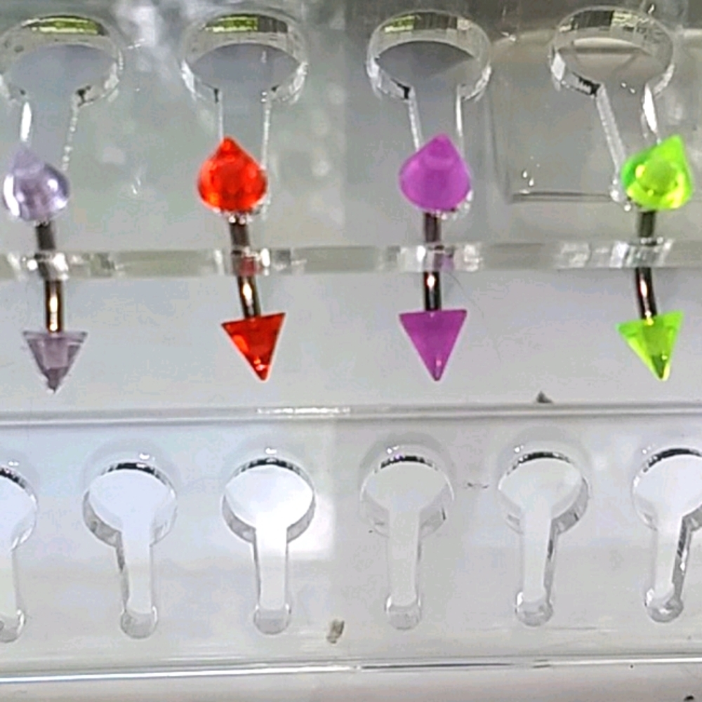 UV Spike eyebrow/vertical labret rings! 🌟🔥💀